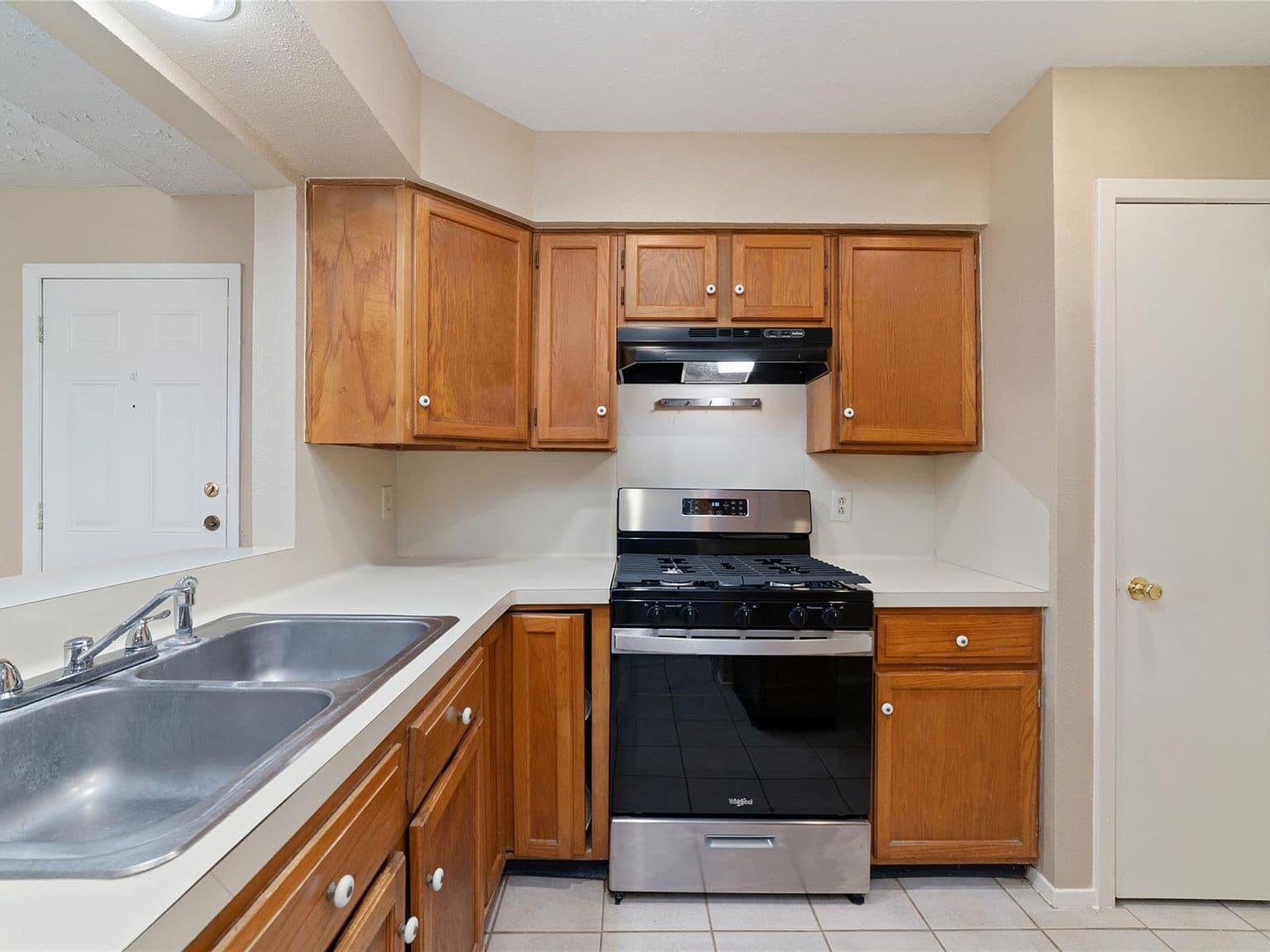 Outdated Kitchen Cabinets