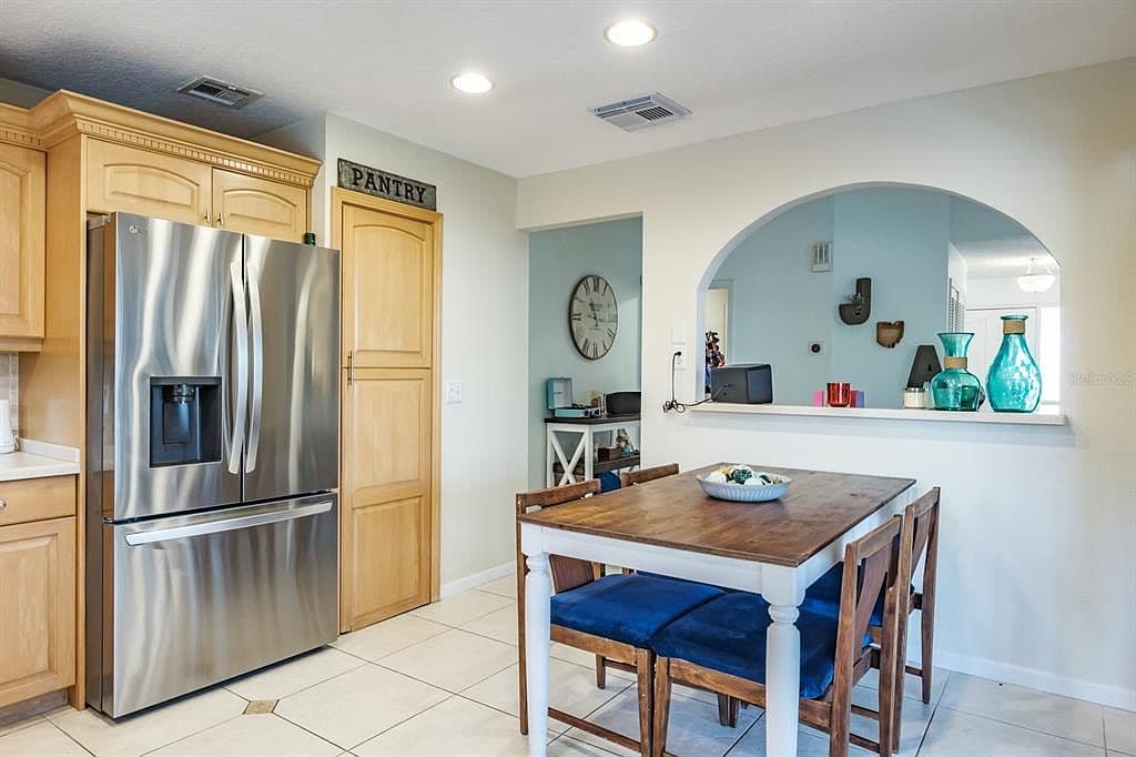 Dated Kitchen Cabinets