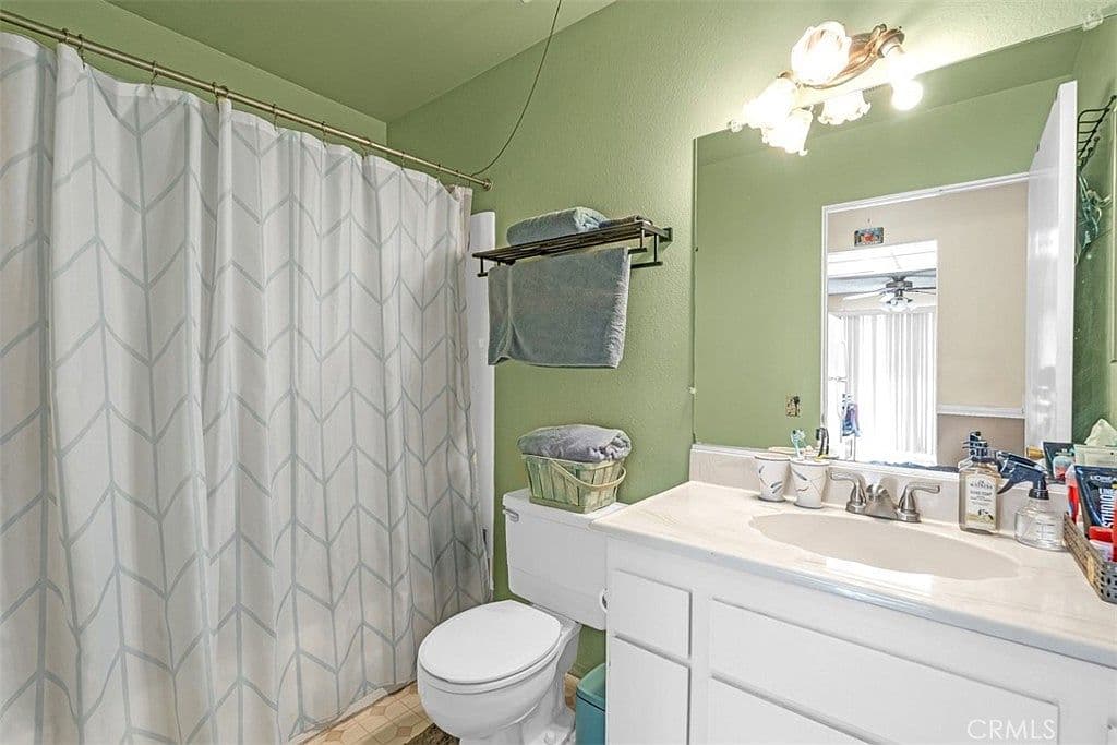 Green Bathroom Paint