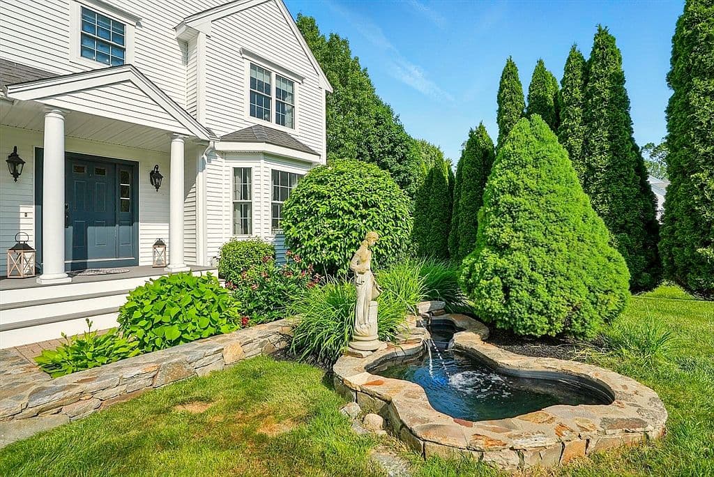 Stagnant Fountain