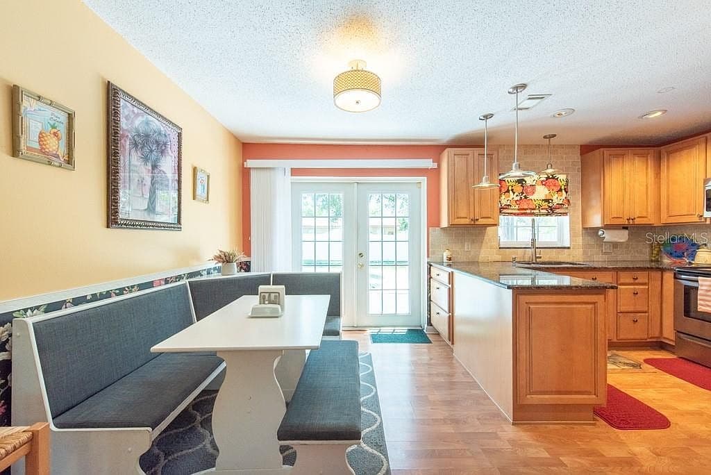 Builder-Grade Kitchen Cabinets