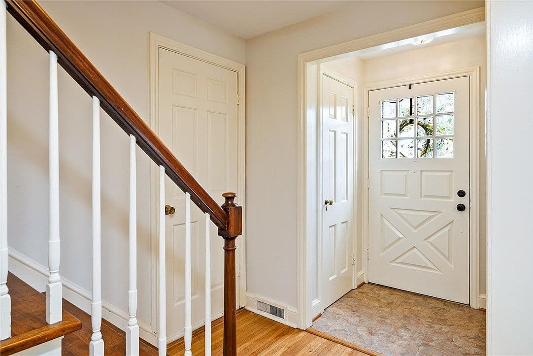 Dated Entryway Flooring