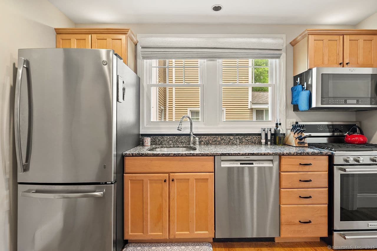 Dated Kitchen Cabinets